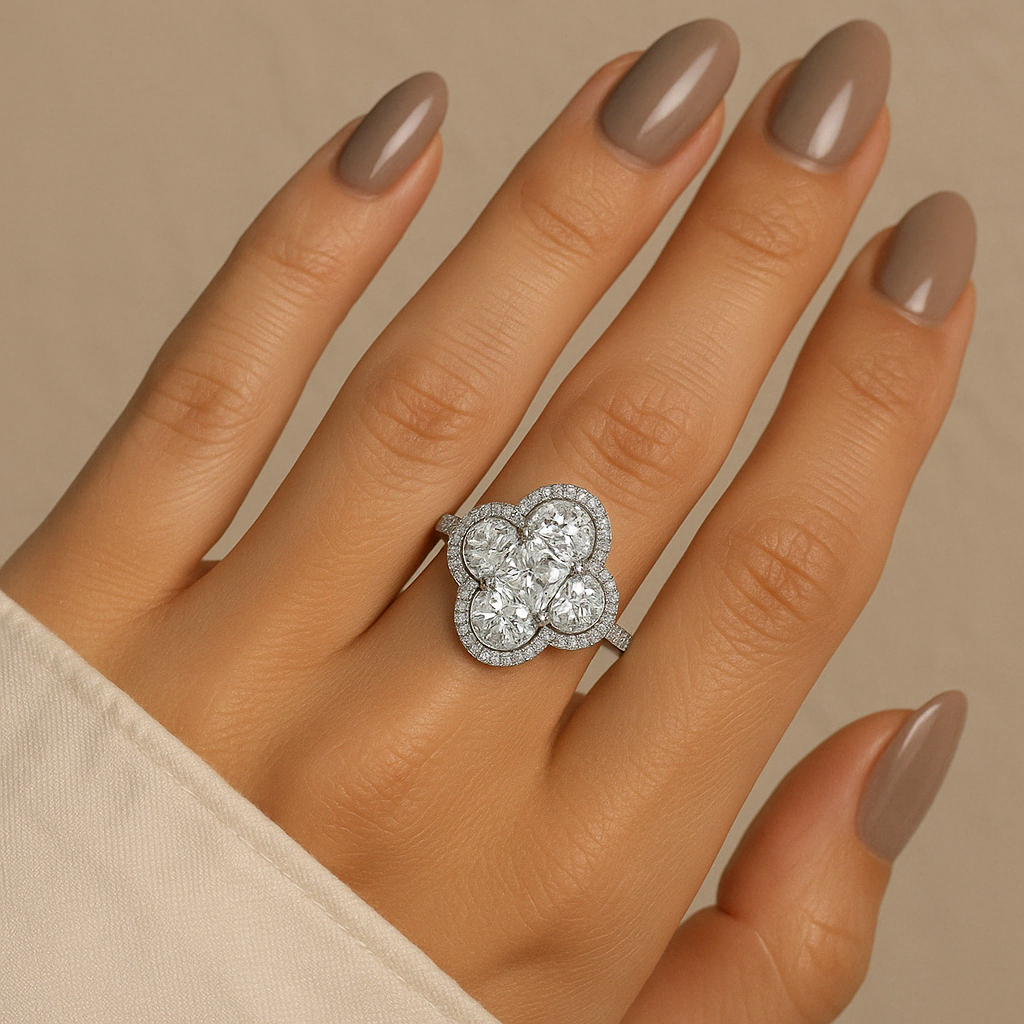 Clara Bloom Ring – Eleganter 925er Silberring mit floraler Zirkonia-Fassung