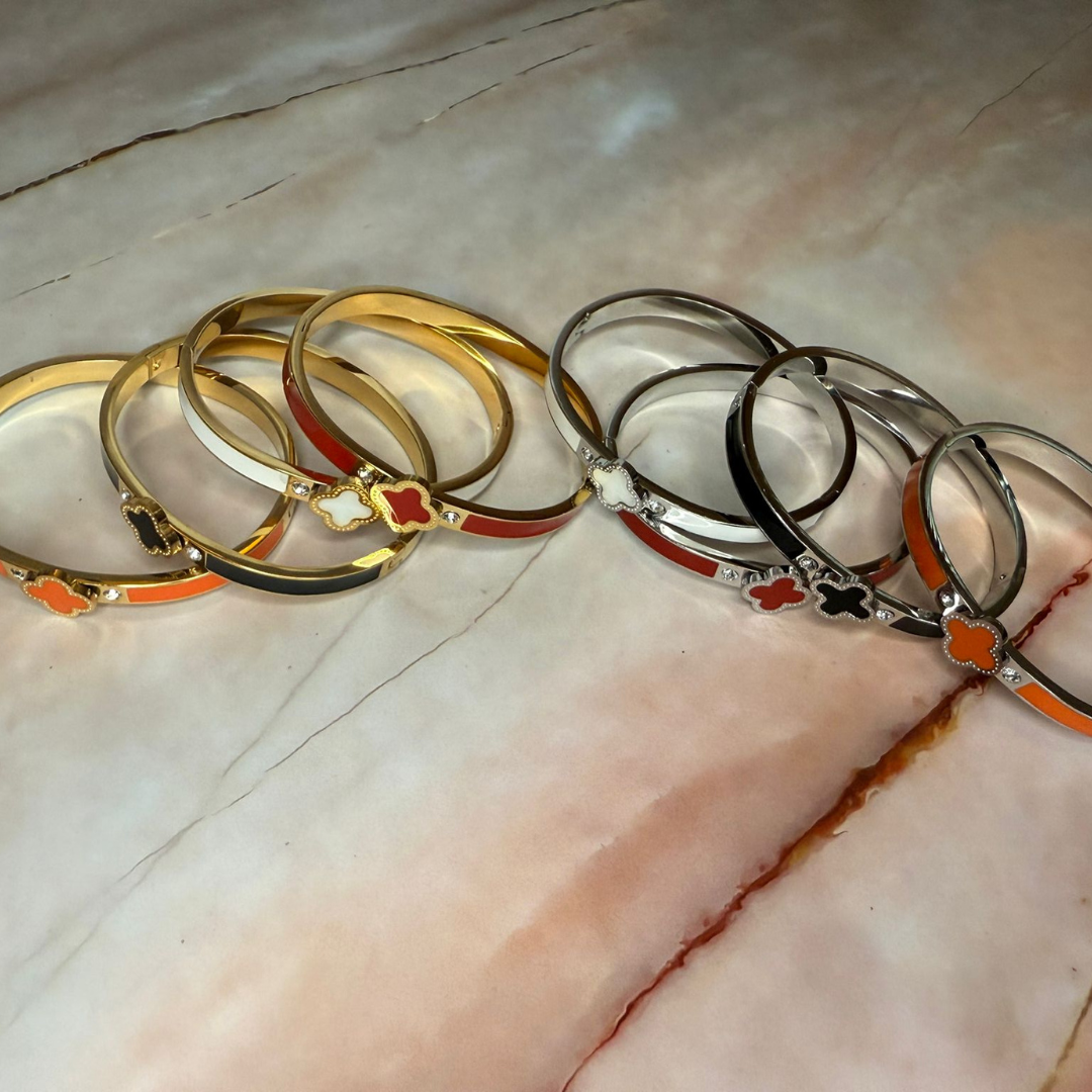 Niramon - Bangle Kleeblatt und Kristallakzenten diverse Farben