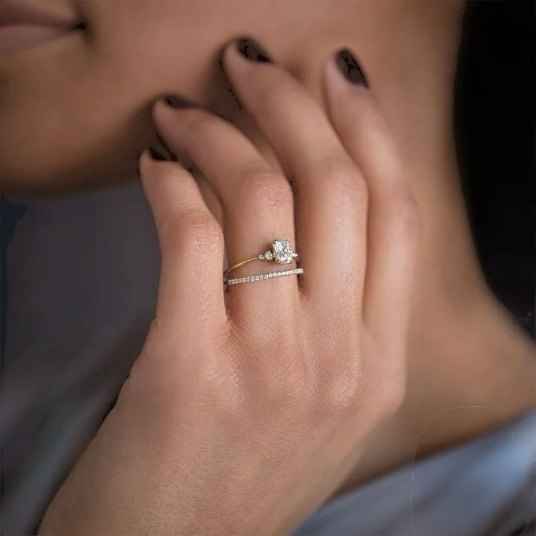Luna Radiant Ring – Geometrischer Zirkonia-Ring aus vergoldetem Sterling Silber