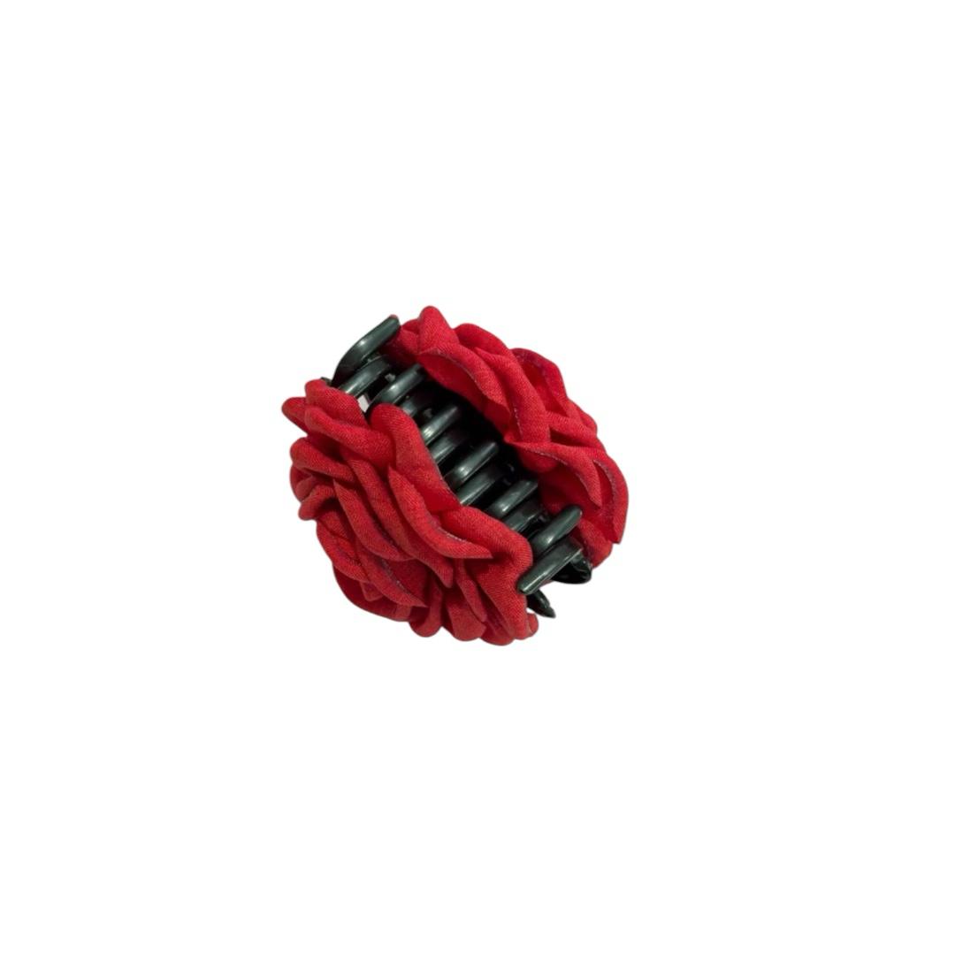 Red Fabric Rose Hair Clip – Eleganter Haarkamm mit mehrlagiger Stoffblume