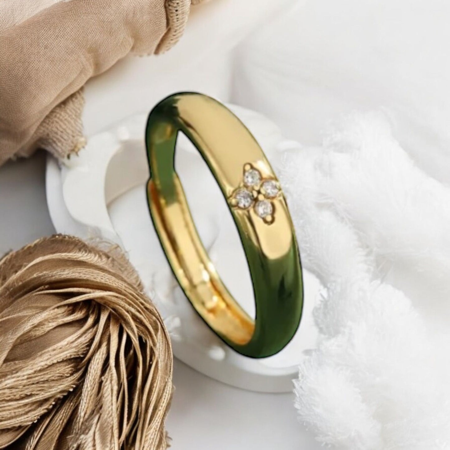 Amara - Ring with flower design