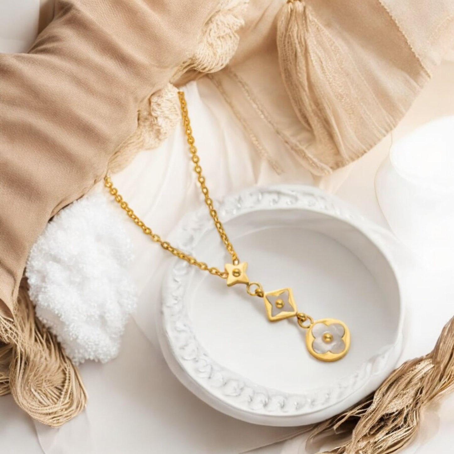 Chanikan - Necklace in gold and rose gold