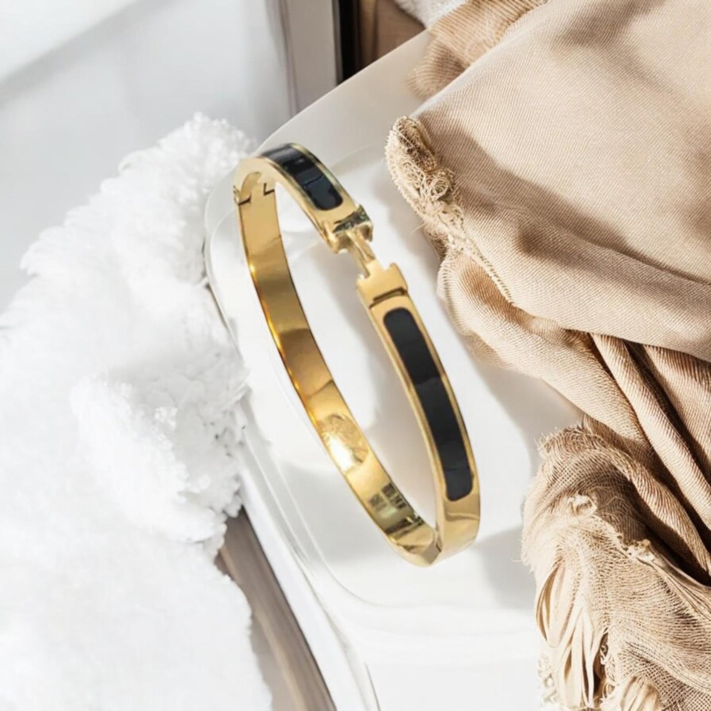 Hera - Bangle Black