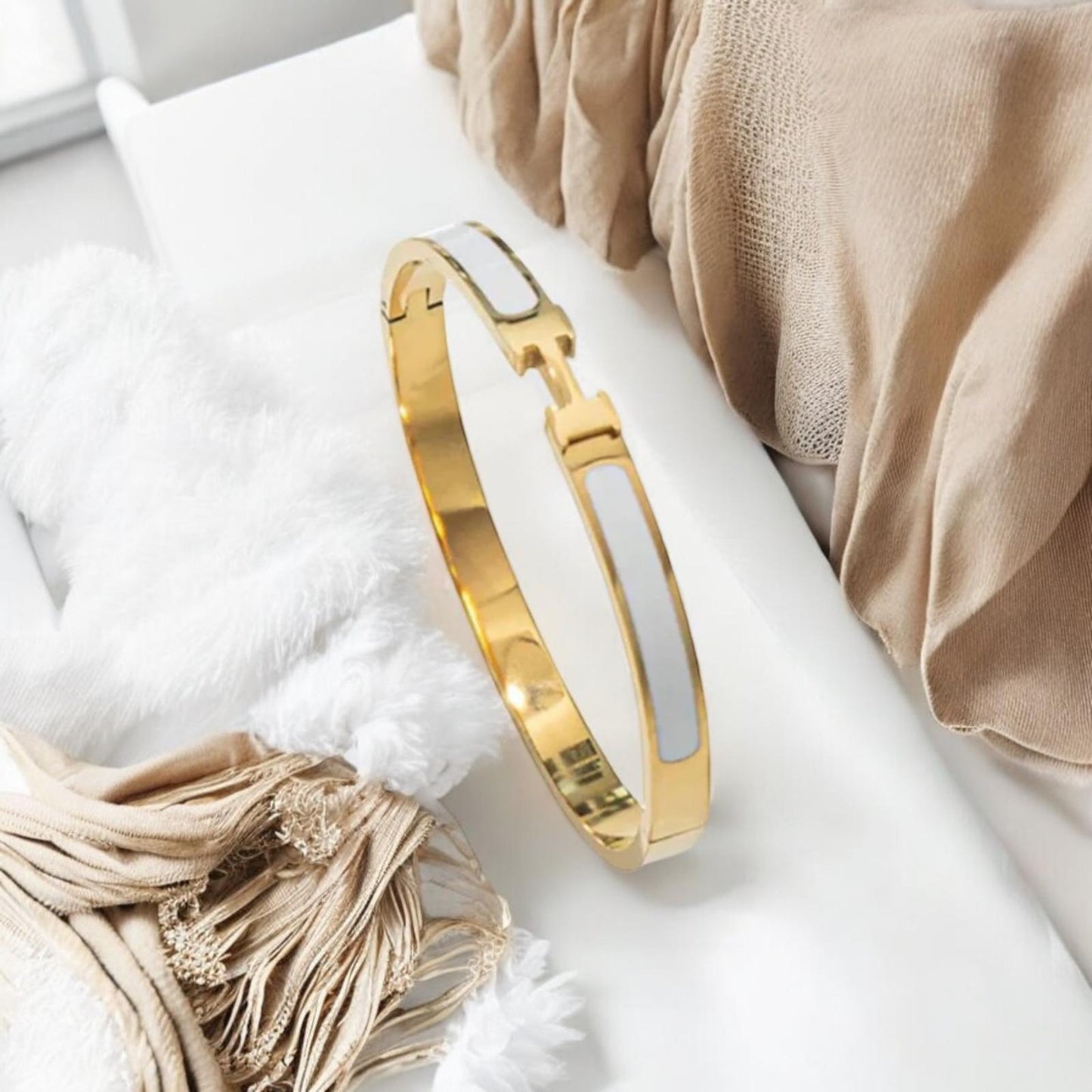 Hera - Bangle Weiss