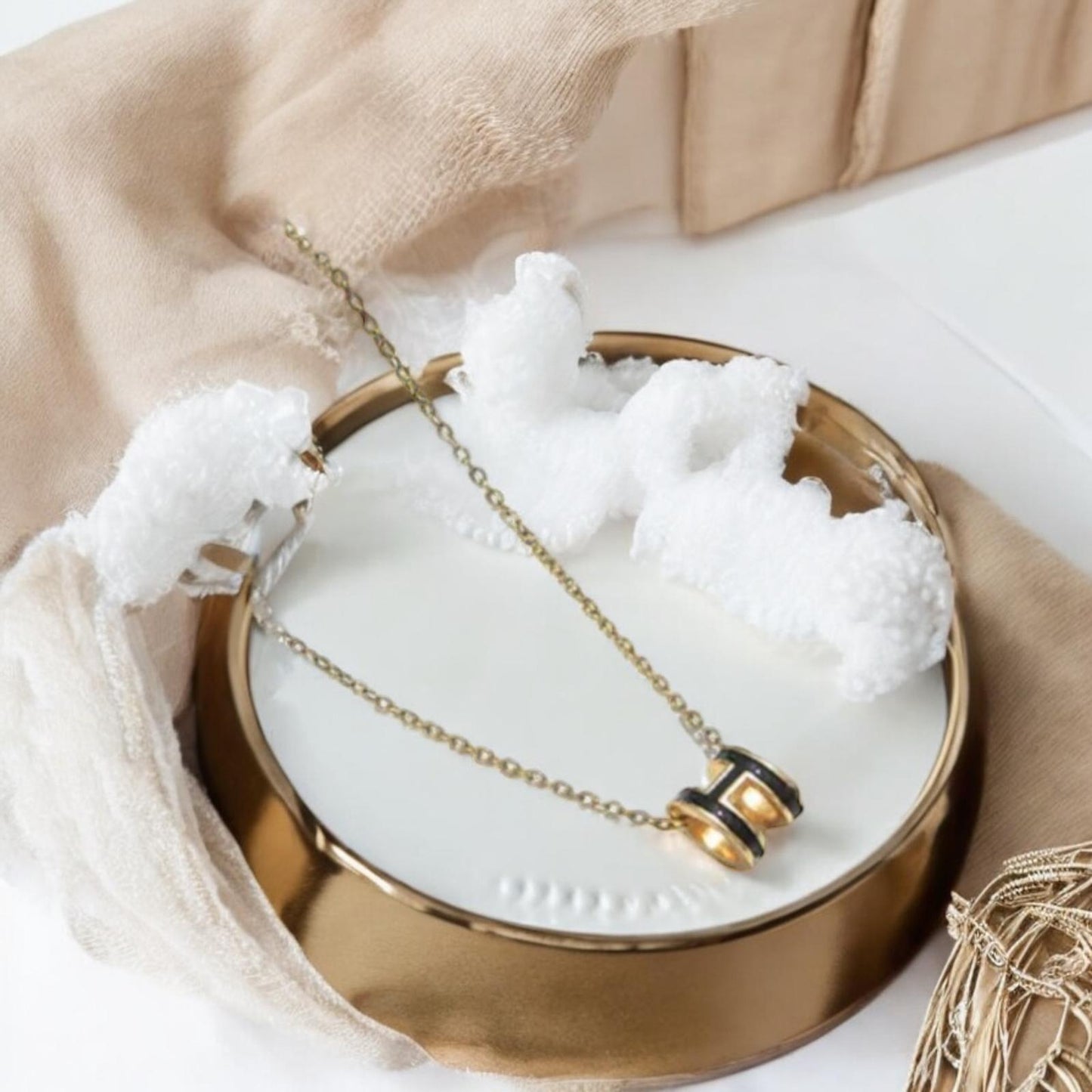 Hera - Necklace Black