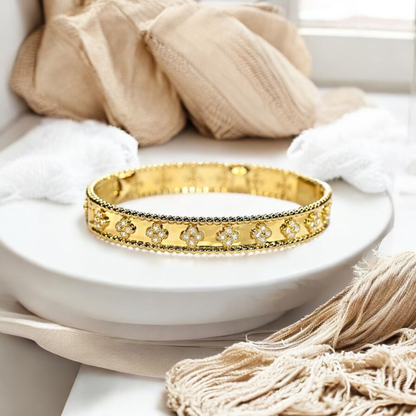Kailani - Bangle Zirconia and Flower Design