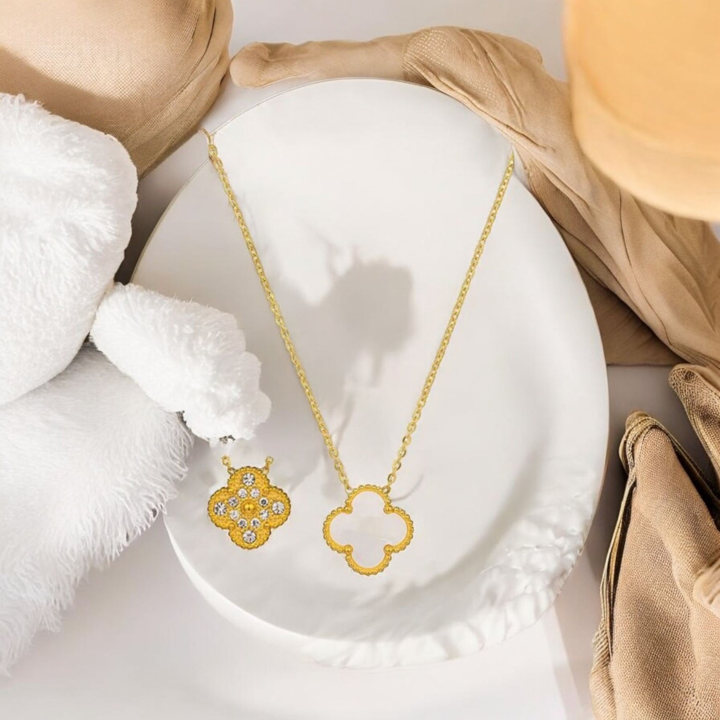 Nayara - Necklace in Double-Sided in White