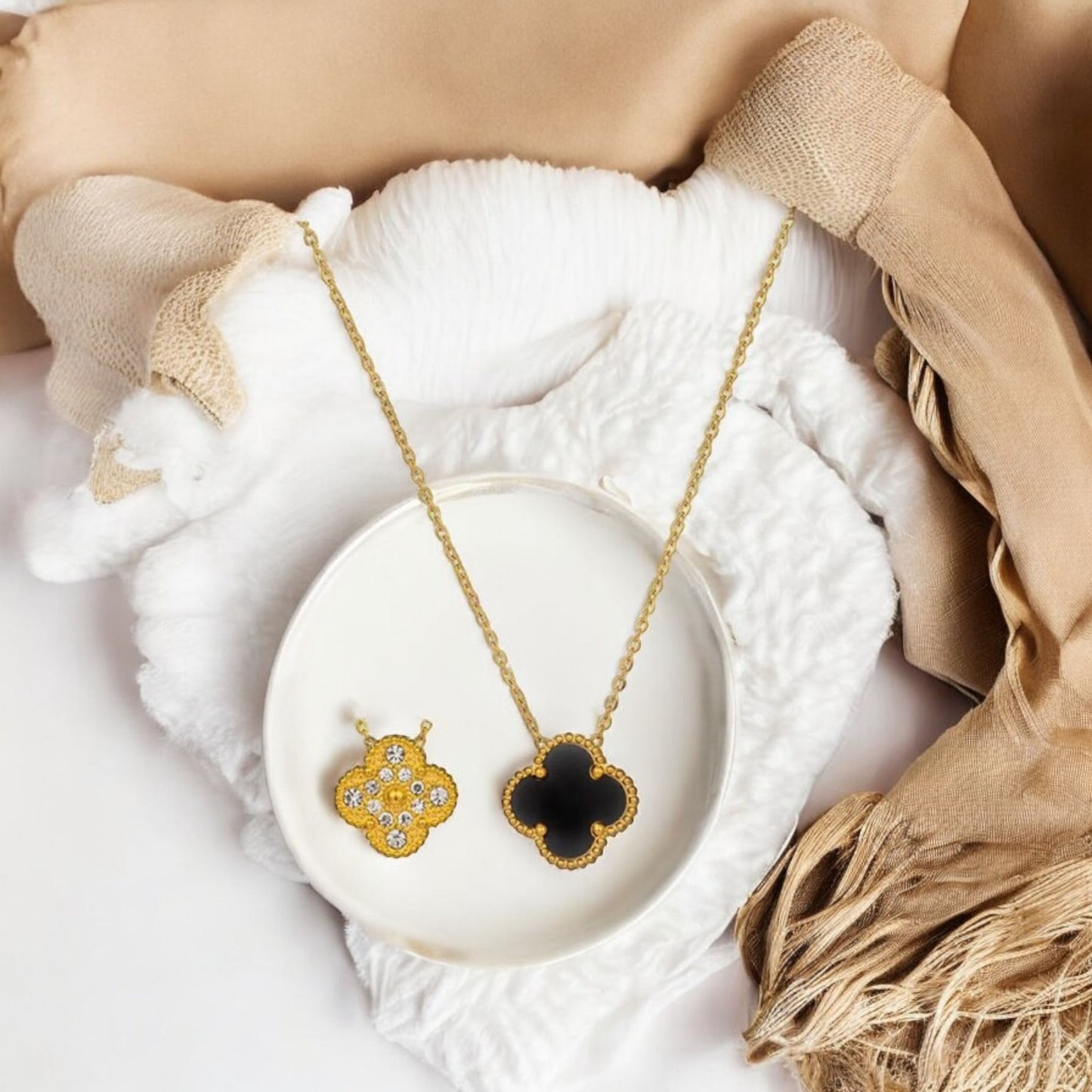 Nayara - Necklace in Double-Sided in Black