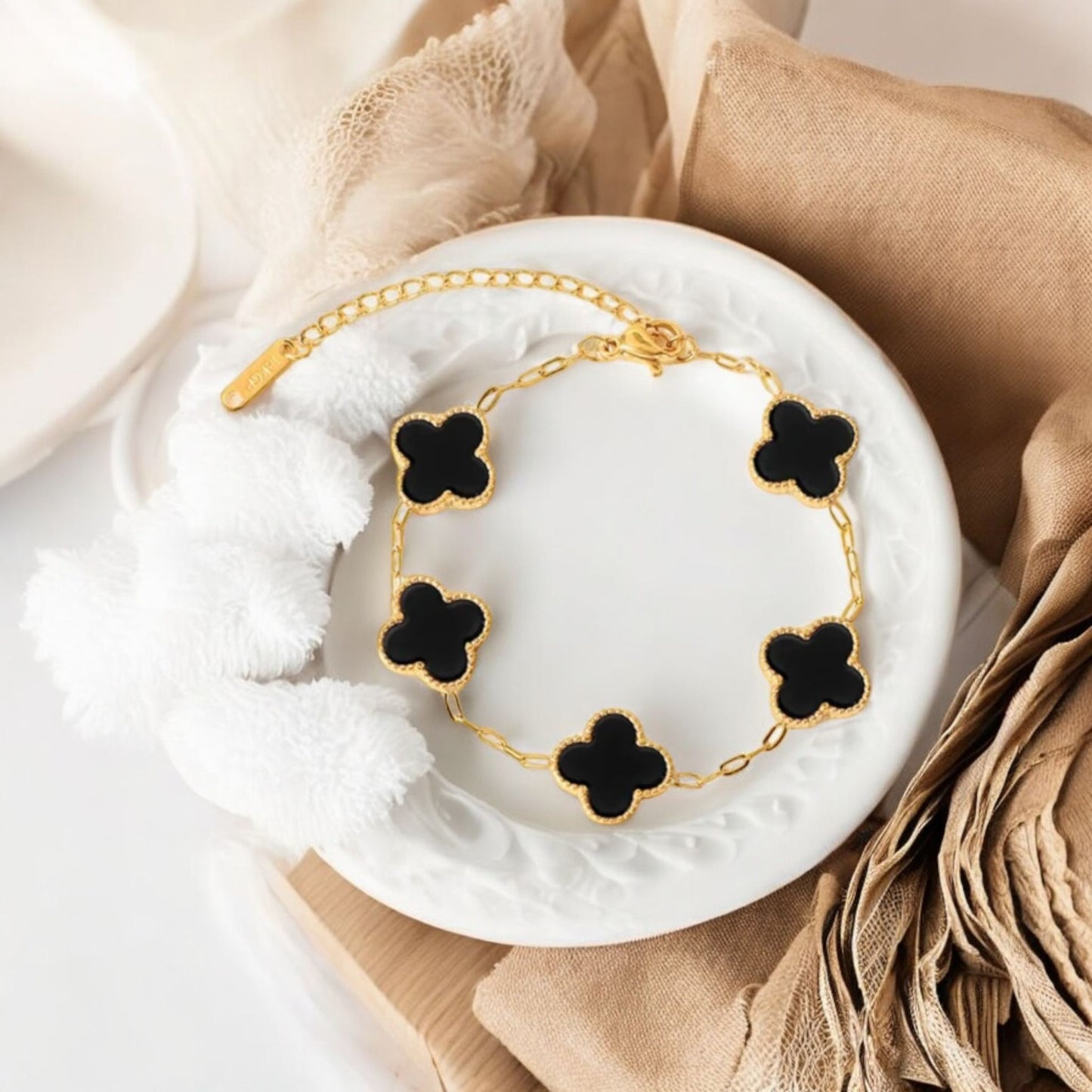 Neyda - Bracelet in gold and black