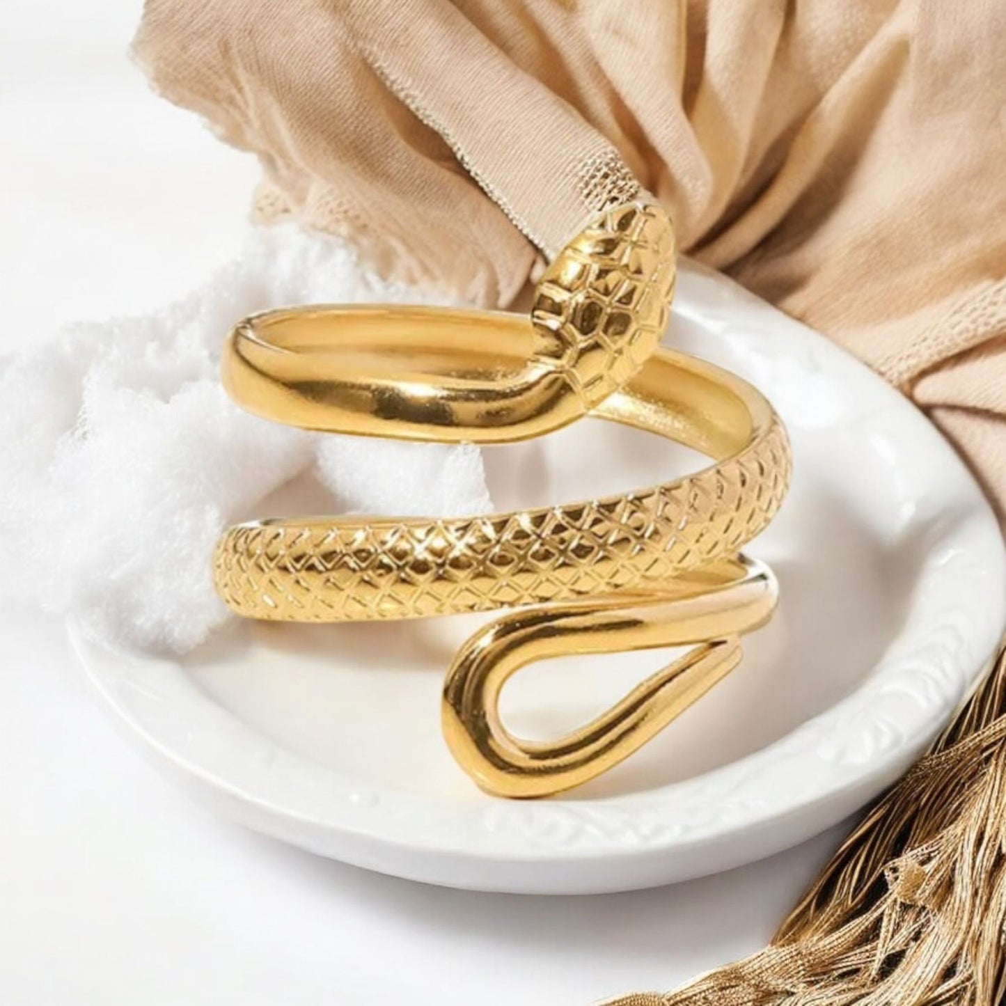 Shani - Snake Ring