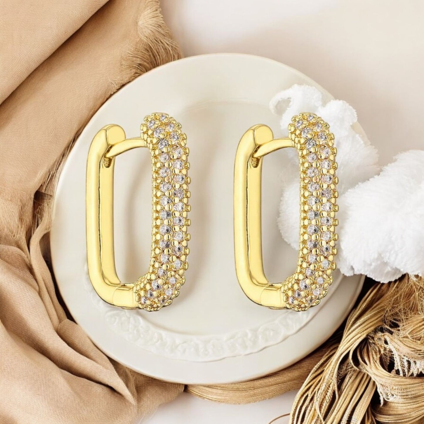 Zaina - Rectangular gold hoop earrings with crystals
