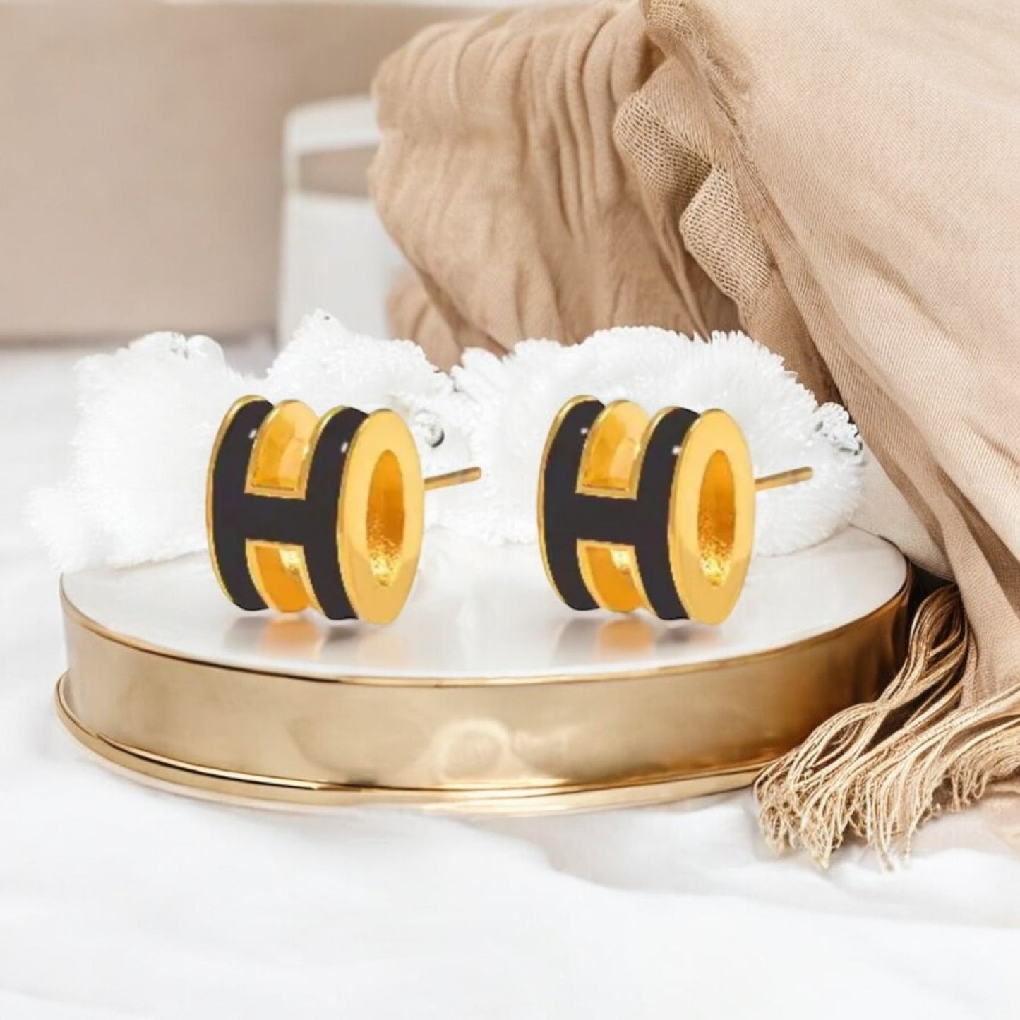 Hera - Black Stud Earrings