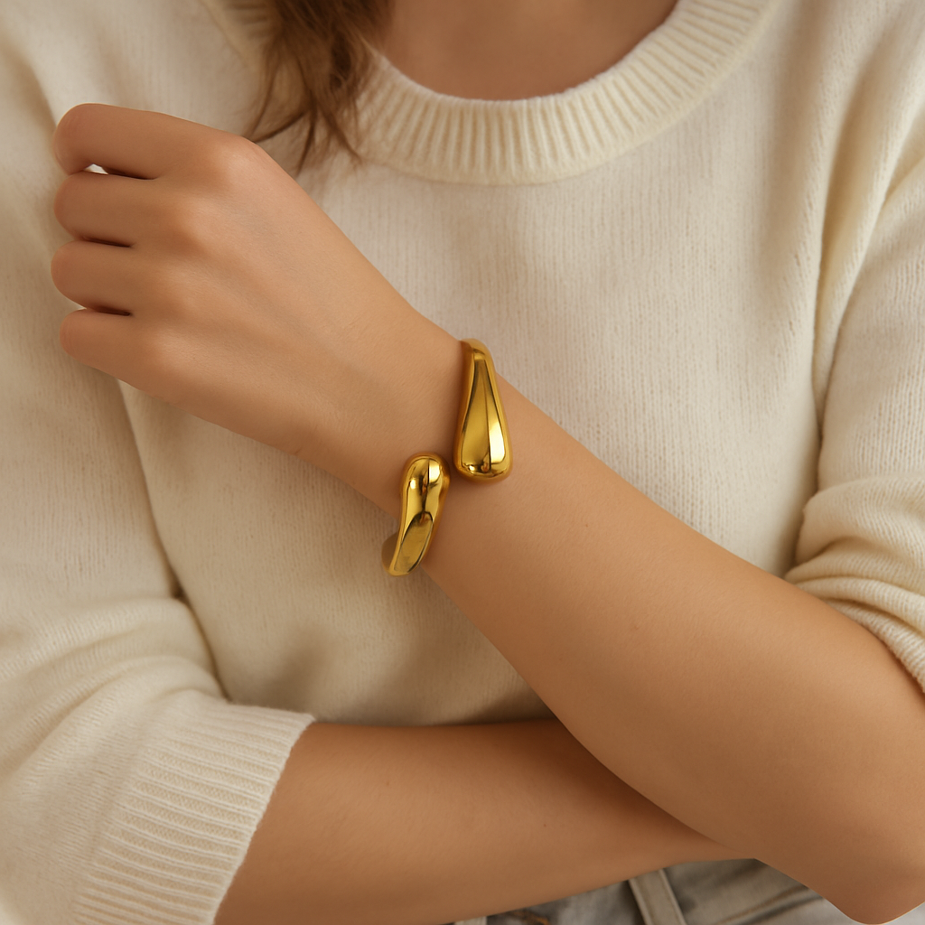 Isabella – Modernes Statement-Armreif in Tropfen-Design, Gold und Silber