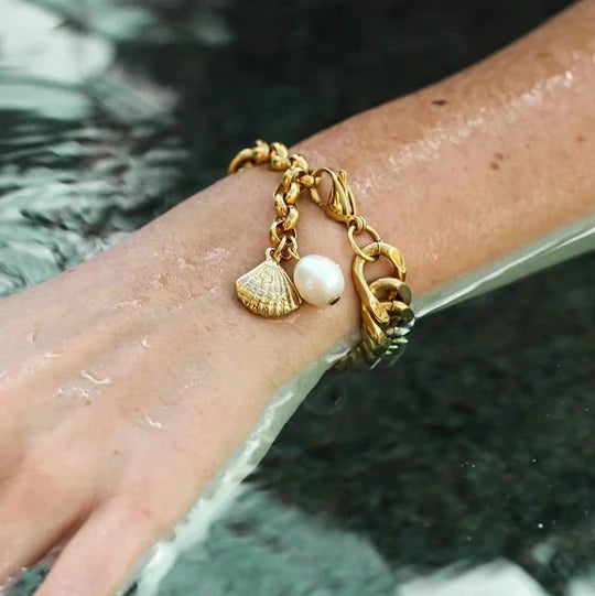 Ocean Luxe Armband – 18K Vergoldete Panzerkette mit Muschel & Süsswasserperle