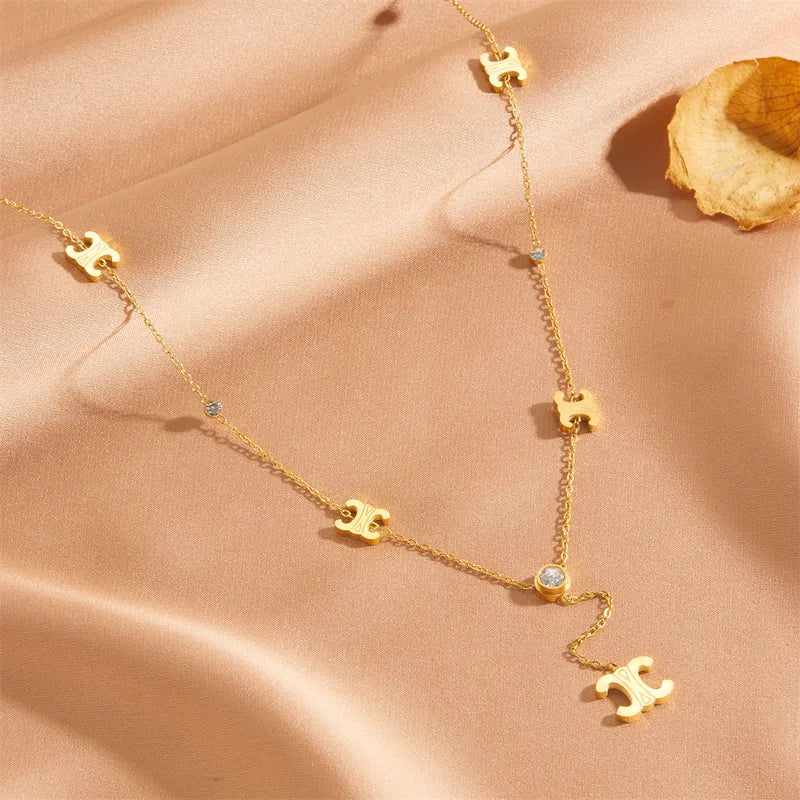 Yasmin - Collier avec pendentifs et cristaux