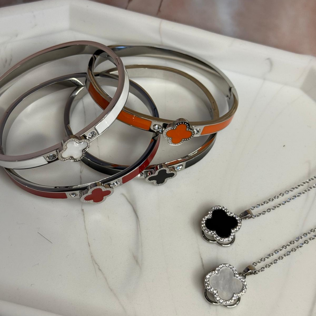 Niramon - Bangle Kleeblatt und Kristallakzenten diverse Farben