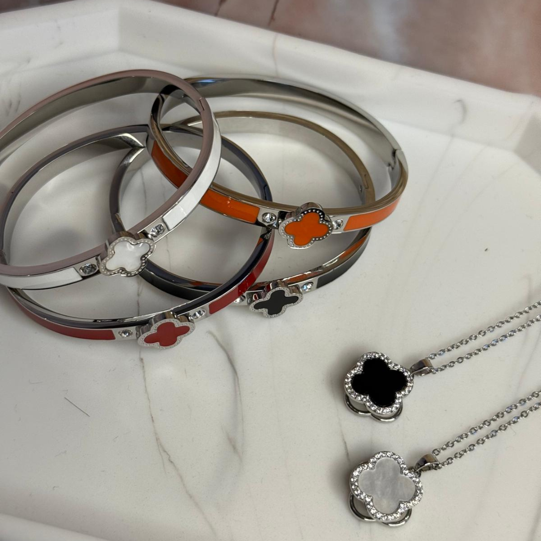 Niramon - Bangle Kleeblatt und Kristallakzenten diverse Farben