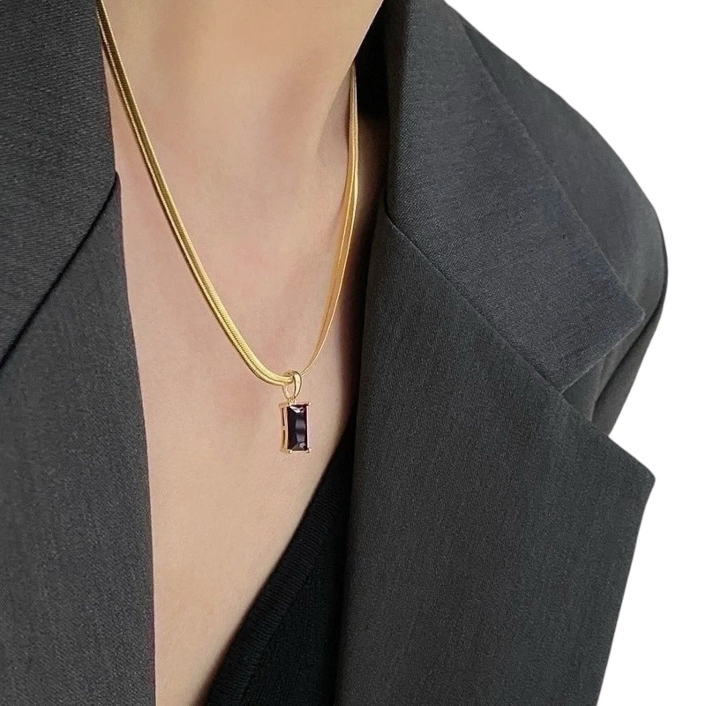 Arima - Necklace in white, green or black