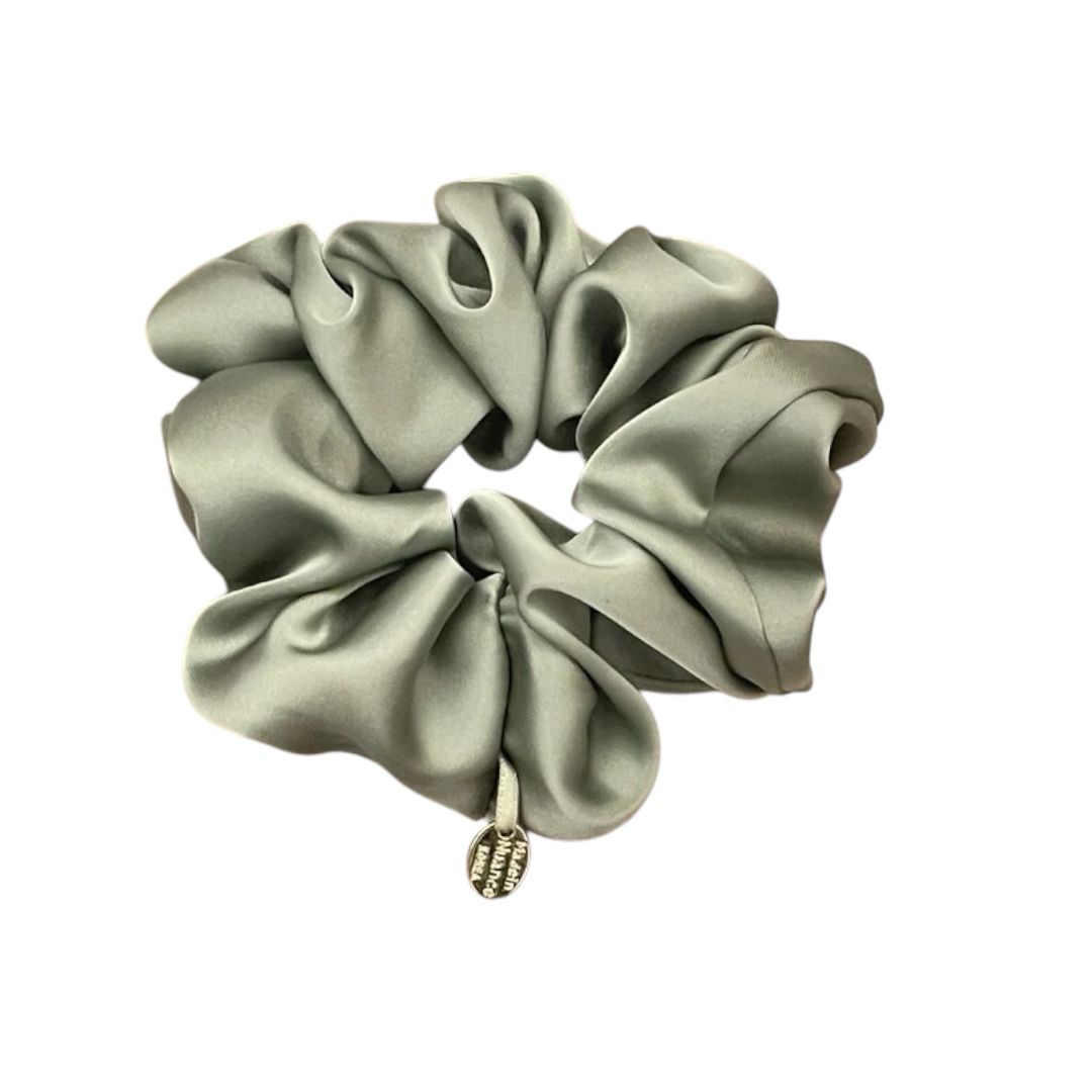 Chouchou en satin de luxe – Élégant élastique à cheveux en soie vert