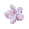 Blütenförmiger rosa Haarclip – zarte Pastelltöne für ein feminines Styling