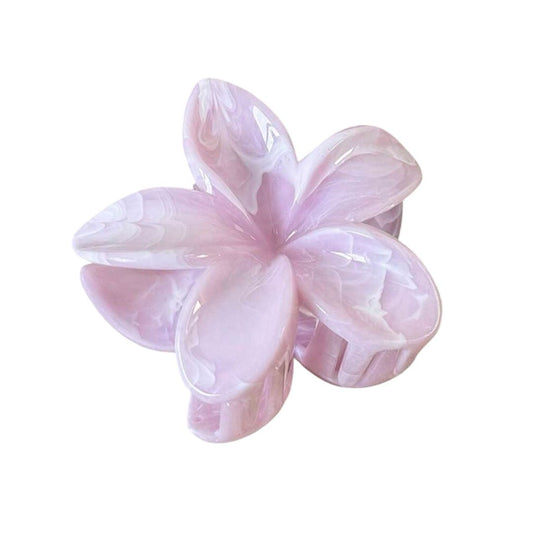 Blütenförmiger rosa Haarclip – zarte Pastelltöne für ein feminines Styling