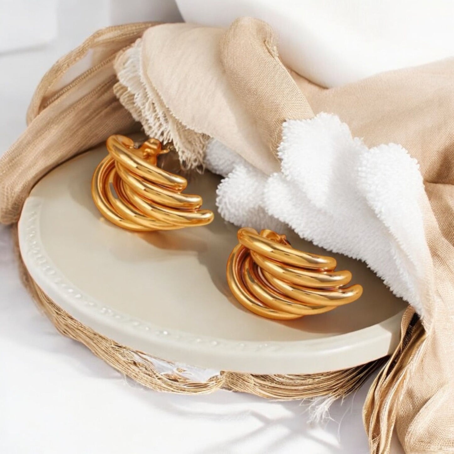 Denise - Multi-layered hoop earrings in gold