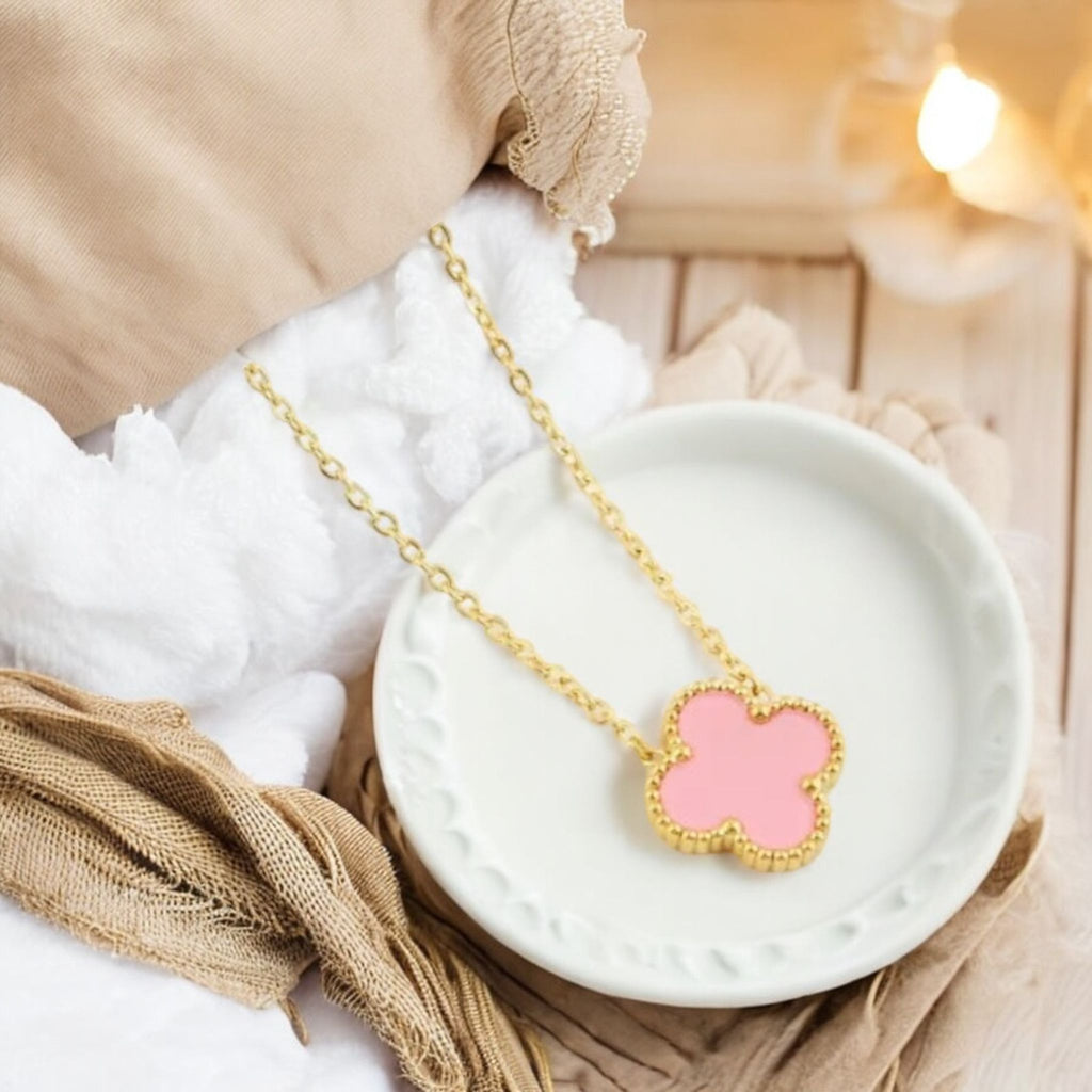 Nayara - Halskette in Gold mit Rosa Anhänger