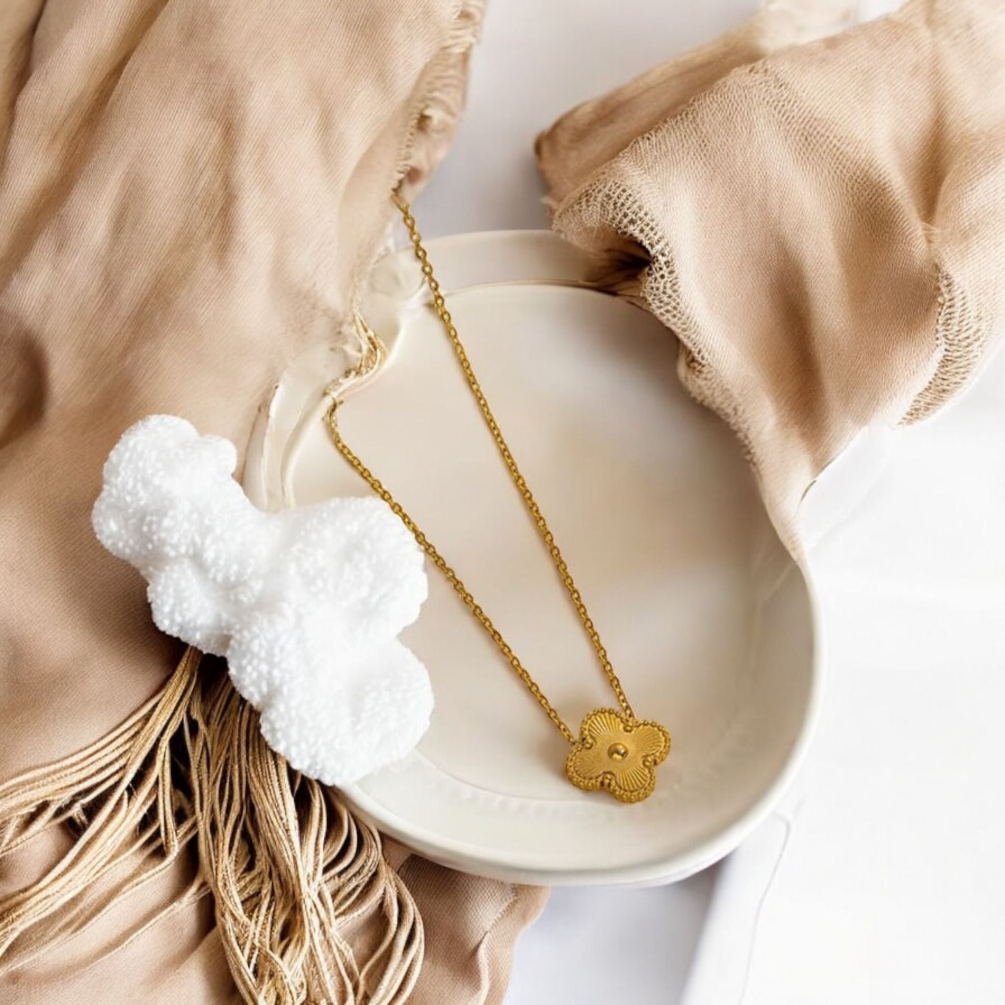 Nayara - Halskette in Gold