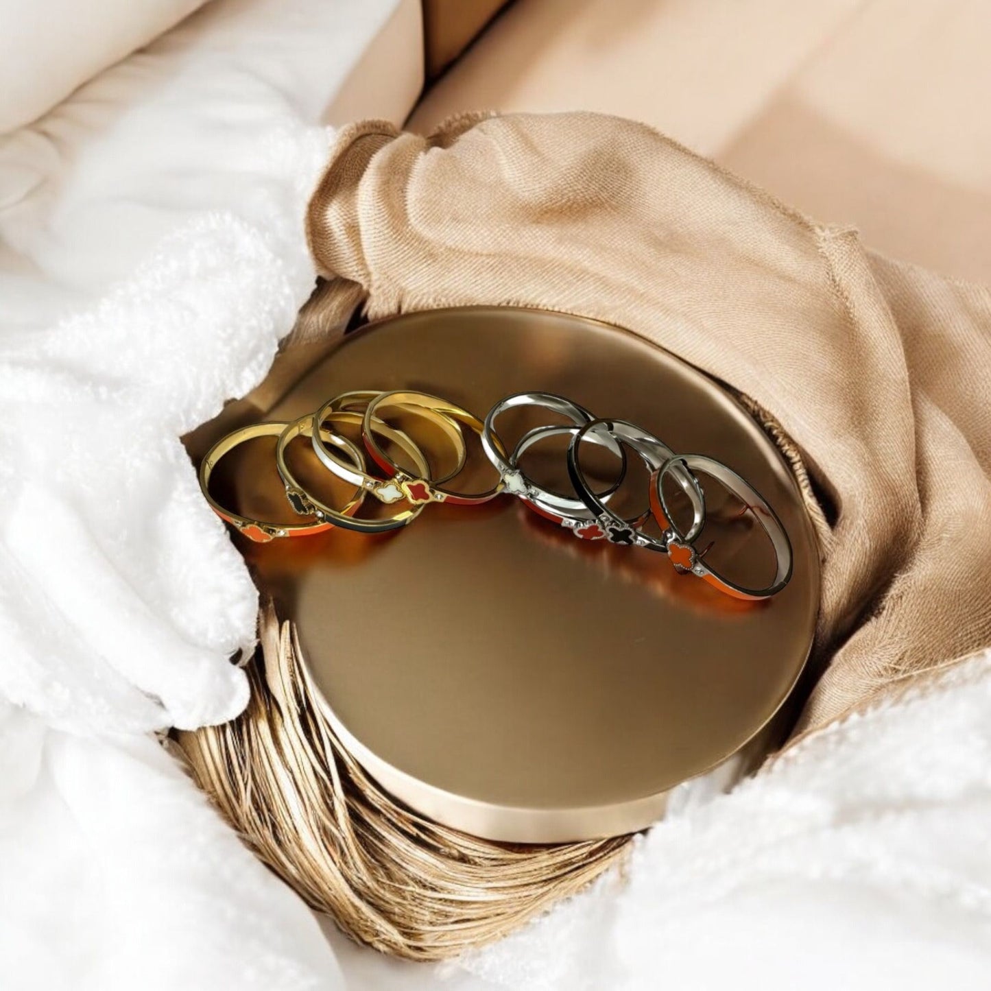 Niramon - Bangle Kleeblatt und Kristallakzenten diverse Farben