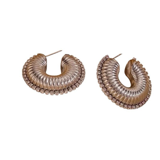 Luxe Ribbed Silver Hoop Earrings – Edelstahl Creolen mit Zirkonia